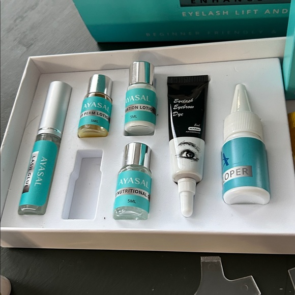 Ayasal and Mellucci Eyelash Lift and Tint Kit bundle - Picture 2 of 10
